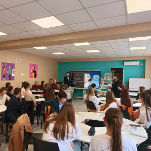 E TIMPUL PENTRU CARTE – atelier de scriere