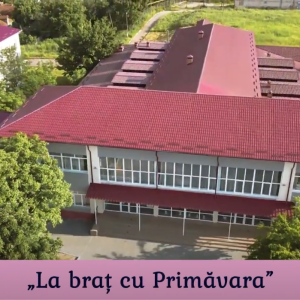 LA BRAȚ CU PRIMĂVARA